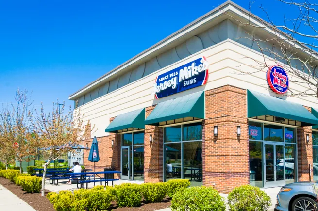 Jersey Mike's 上市计划折射餐饮业IPO回暖趋势