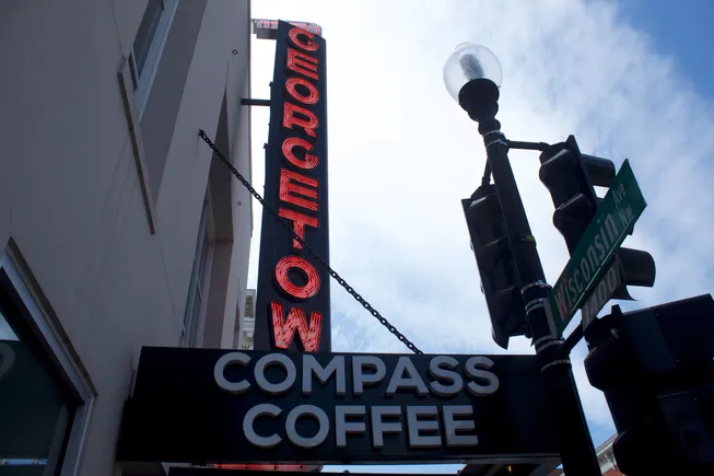 Compass Coffee 工会运动引发大规模招聘,引发选票资格争议