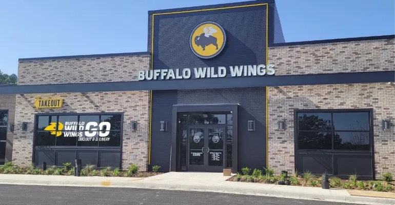 Inspire Brands 推出首家 Buffalo Wild Wings Go 与 Jimmy John's 双品牌餐厅