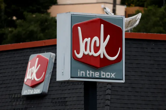 Jack in the Box 任命 Taylor Montgomery 为总裁,为 CEO 交接铺路
